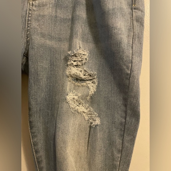 Judy Blue NWT Distressed Skinny Fit Jean Light Blue Size 32 - Picture 3 of 16